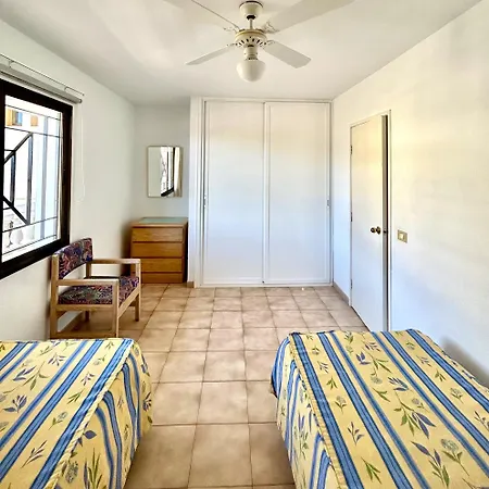 1 Bed Castle Harbour Apt With Pool View C120 * Los Cristianos (Tenerife)