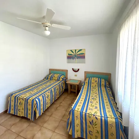 1 Bed Castle Harbour Apt With Pool View C120 * Los Cristianos (Tenerife)