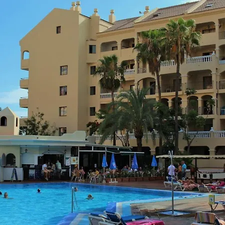 1 Bed Castle Harbour Apt With Pool View C120