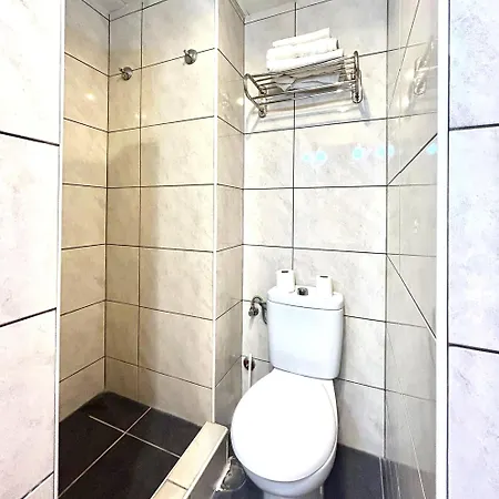 1 Bed Castle Harbour Apt With Pool View C120 *
